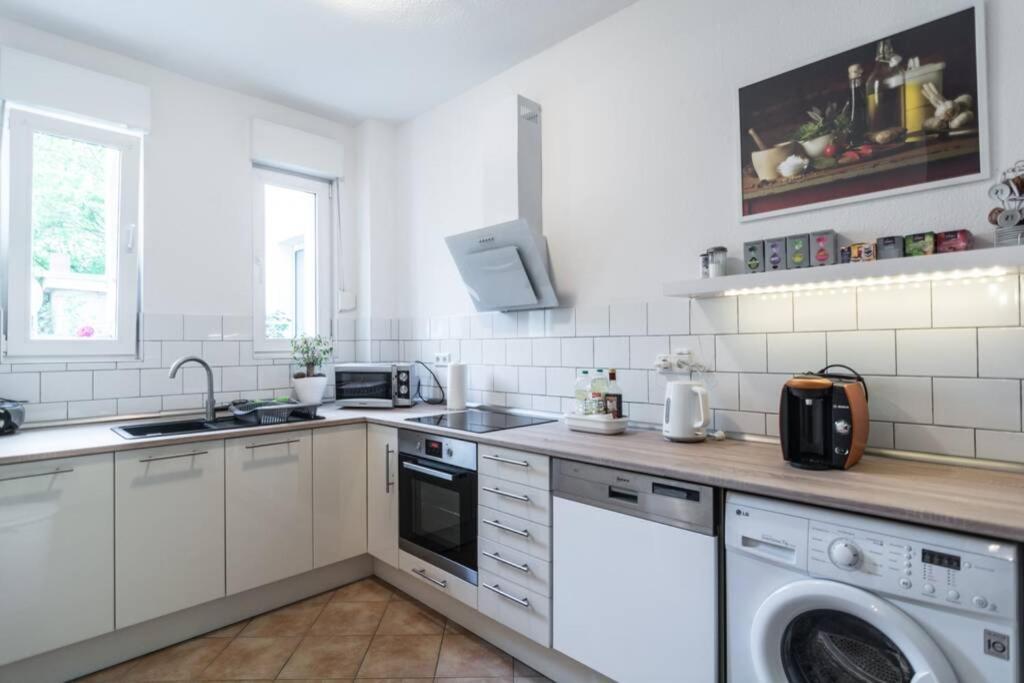 דיסלדורף Apartment 120 Qm -3 Schlafzimmer-2 Baeder- Fuer 7 Gaeste מראה חיצוני תמונה
